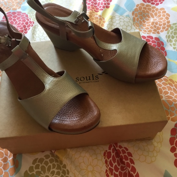 NIB gentle souls by Kenneth Cole sandals - Picture 2 of 8